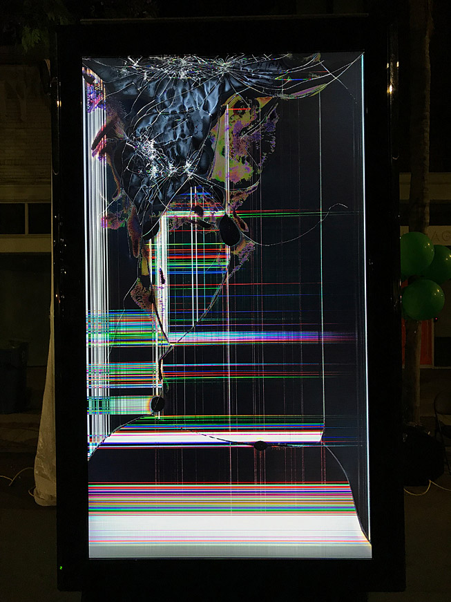 Smashed tv screen for Oracle